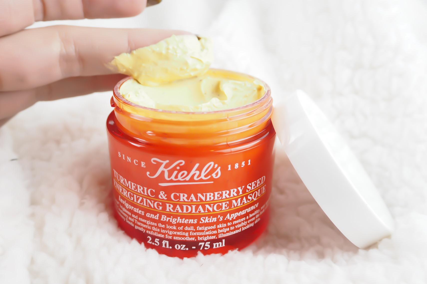 mat na Kiehl's Turmeric & Cranberry Seed Energizing Radiance Masque