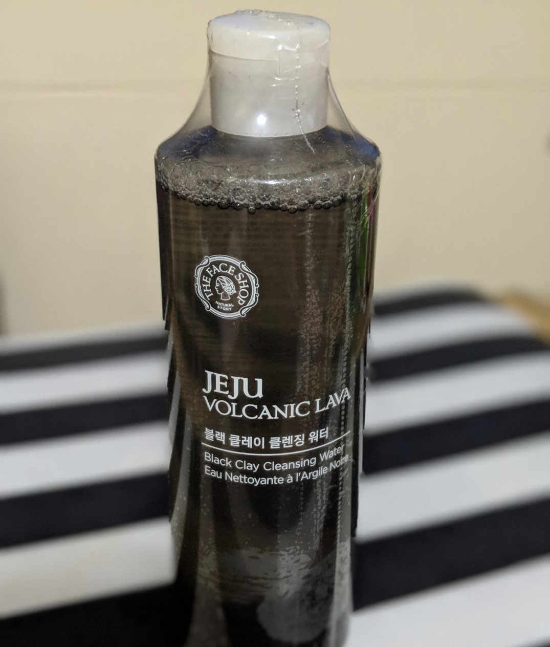 The Face Shop Jeju Volcanic Lava Black Clay Cleansing Water