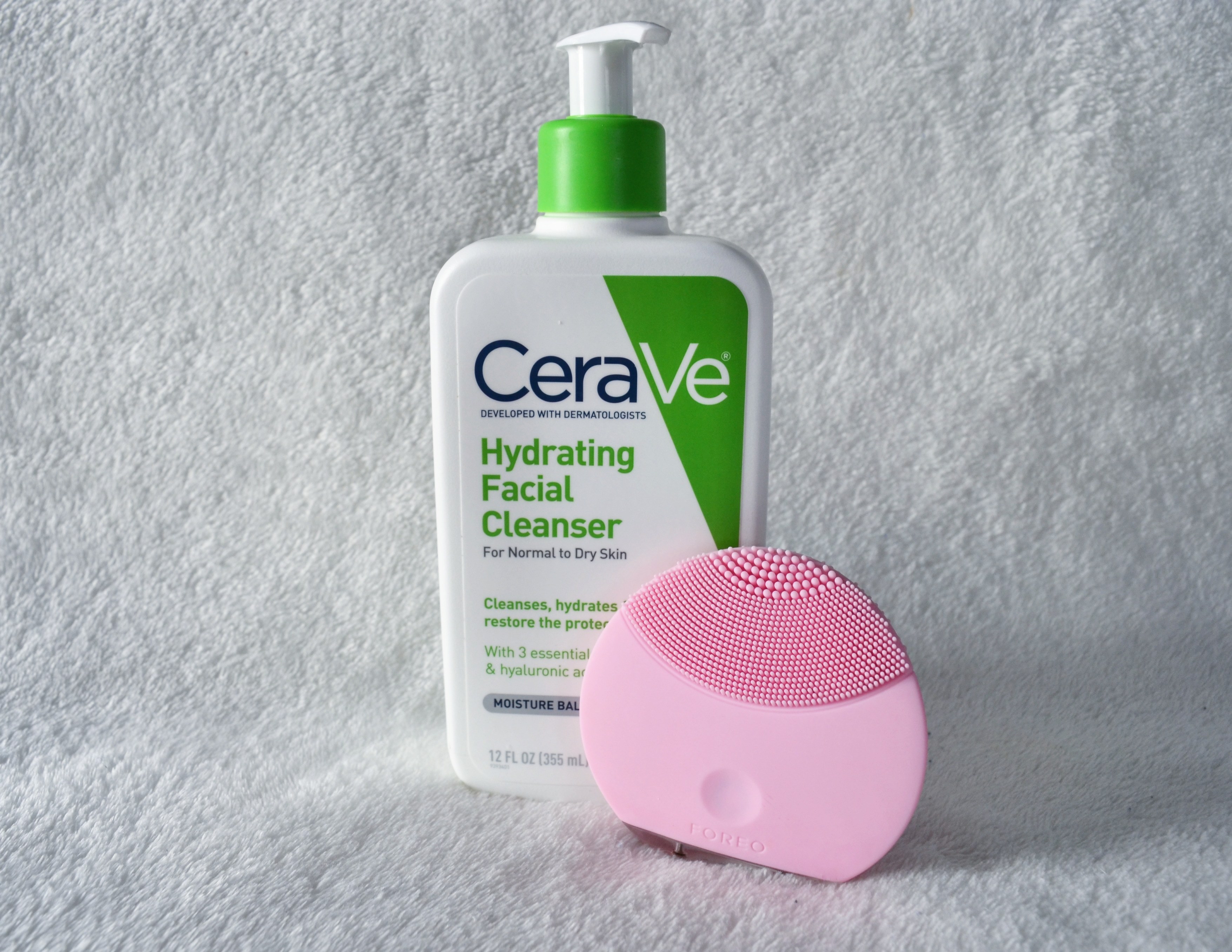 CeraVe Hydrating Facial Cleanser co bao bi dep mat